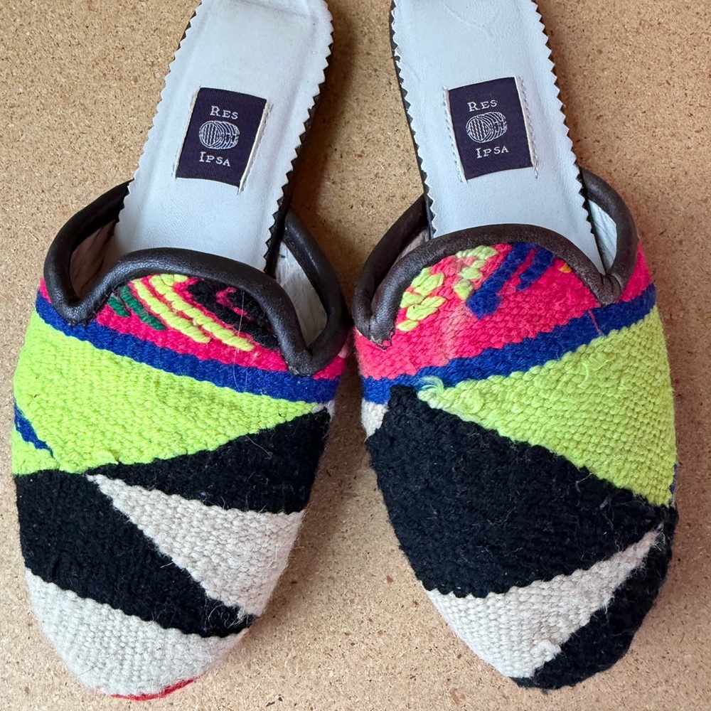 RES IPSA | Neon Upcycled Moroccan Woven Mules - Picture 2 of 10